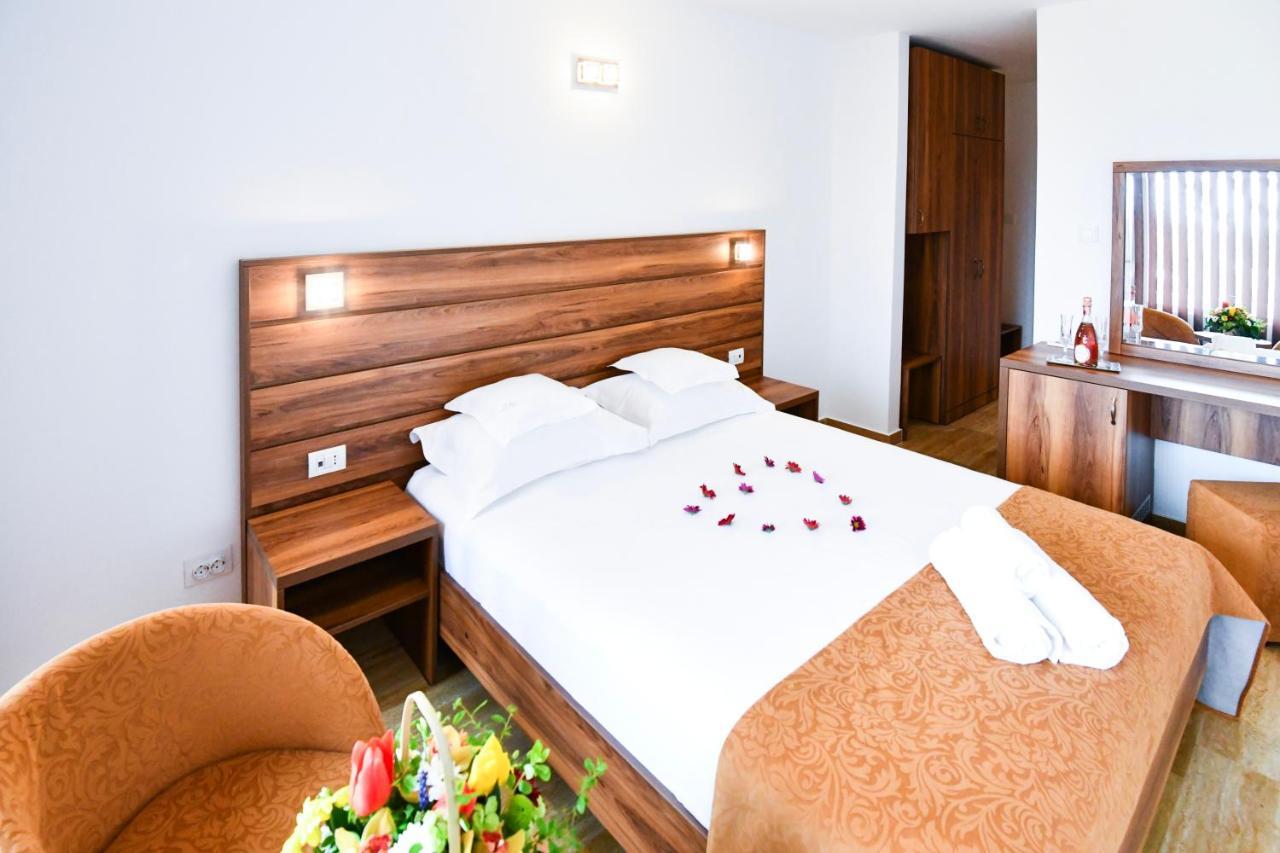 Complex Tismana 3* All Inclusive Jupiter Eksteriør bilde